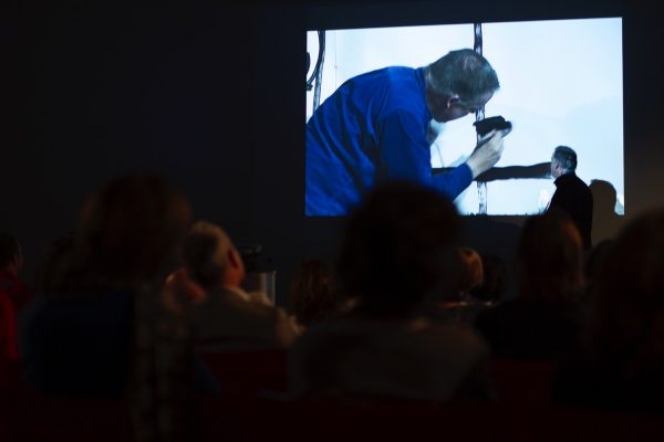 Matt Mullican on his hypnosis performances (2011), lecture. Photo: Marleen Özgür.