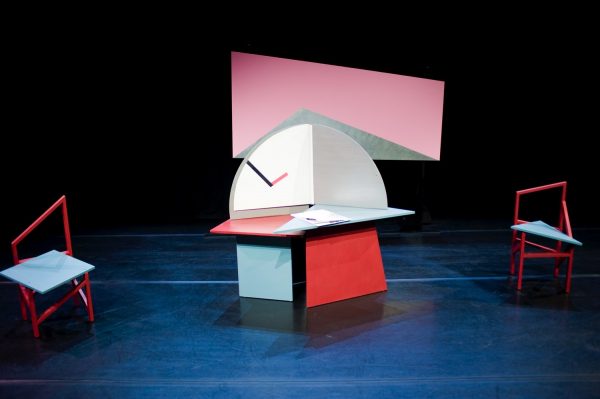 Guy de Cointet & Robert Wilhite, ‘Iglu’ (2010), performance. Photo: Sal Kroonenberg.