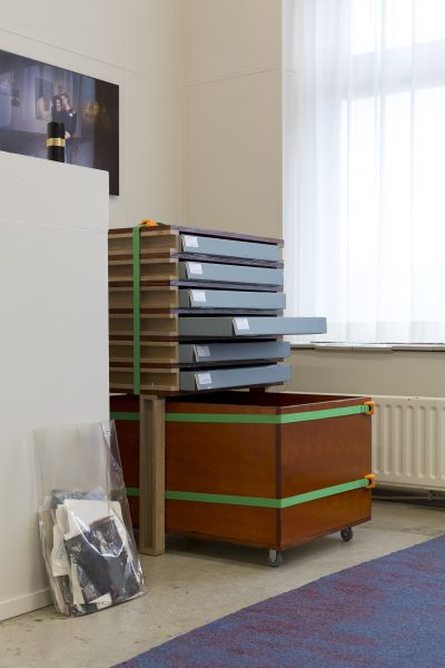 Sands Murray-Wassink, ‘In Good Company (Horsepower): Materials from the Gift Science Archive, 1993 – present’ (2021), exhibition. Photo: Charlott Markus.
