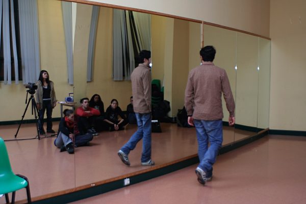 Keren Cytter, ‘Performer/Audience/Mirror’ (2009), performance.