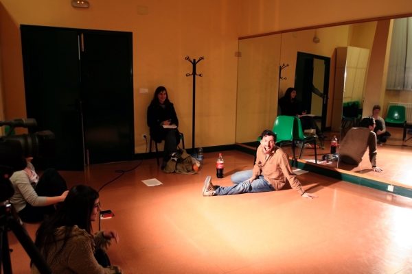 Keren Cytter, ‘Performer/Audience/Mirror’ (2009), performance.