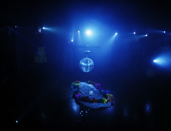 Anne de Vries & Voin de Voin, disco spirit (2008). Photo: Sal Kroonenberg.