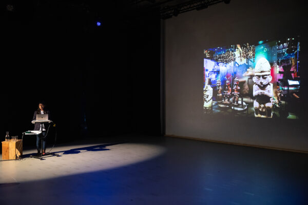 Nuraini Juliastuti, ‘Commons Museums: Technologies for Covering the Wounds’ (2022), lecture. Photo: Maarten Nauw.